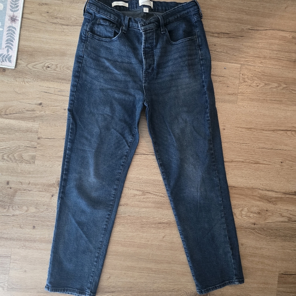 Universal Thread Womans Dark Blue Straight Jeans